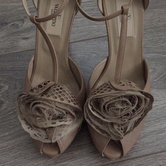 Valentino Garavani t-strap platform pump - Picture 2 of 5